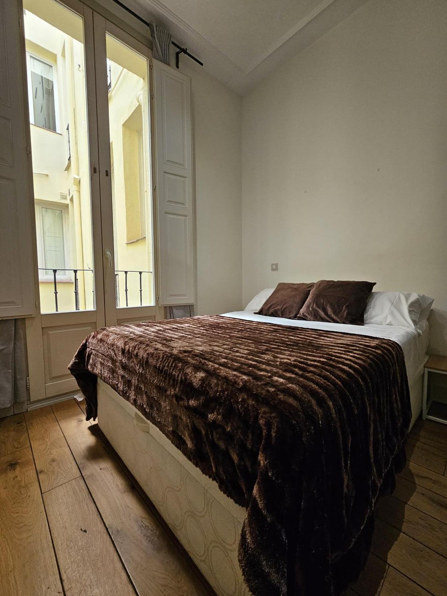 Hostal Arenal Мадрид Екстериор снимка
